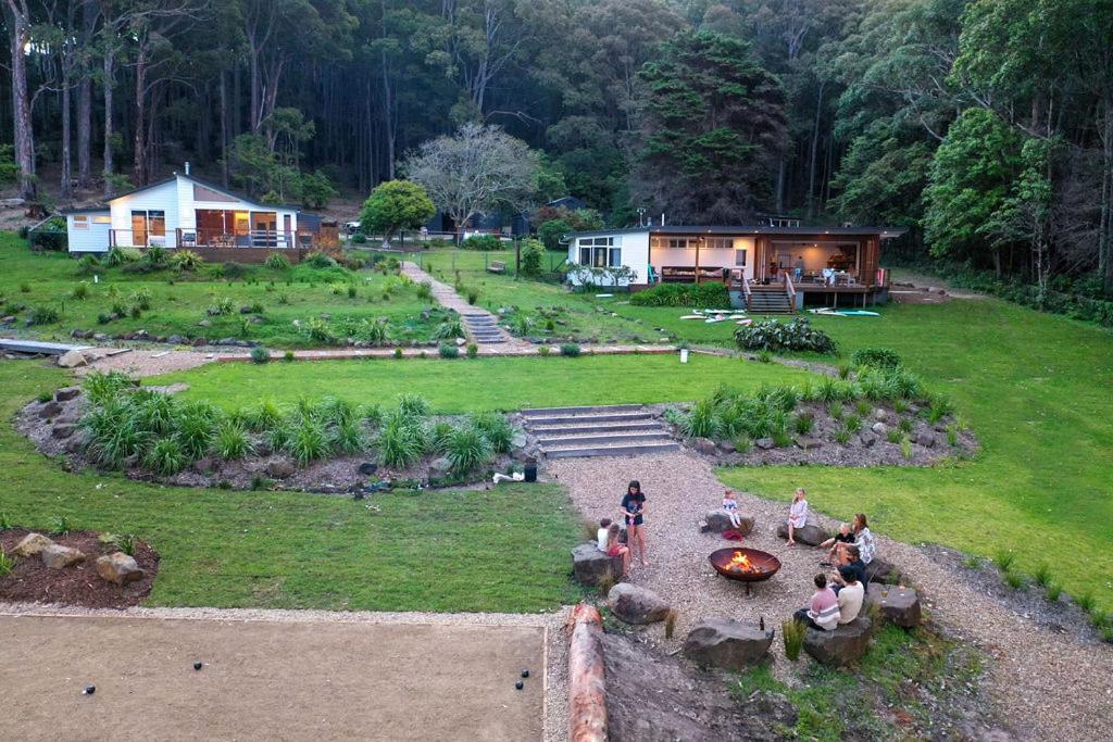 Pebbly Beach Escape East Lynne Экстерьер фото