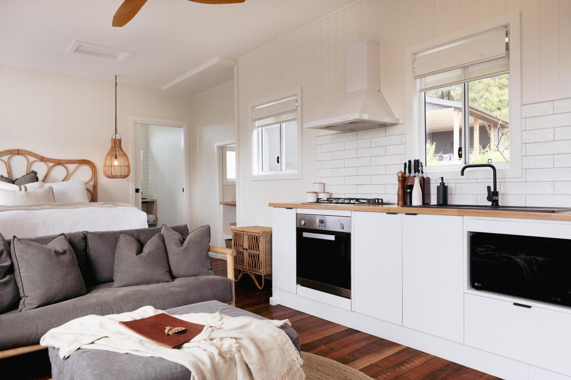 Pebbly Beach Escape East Lynne Экстерьер фото